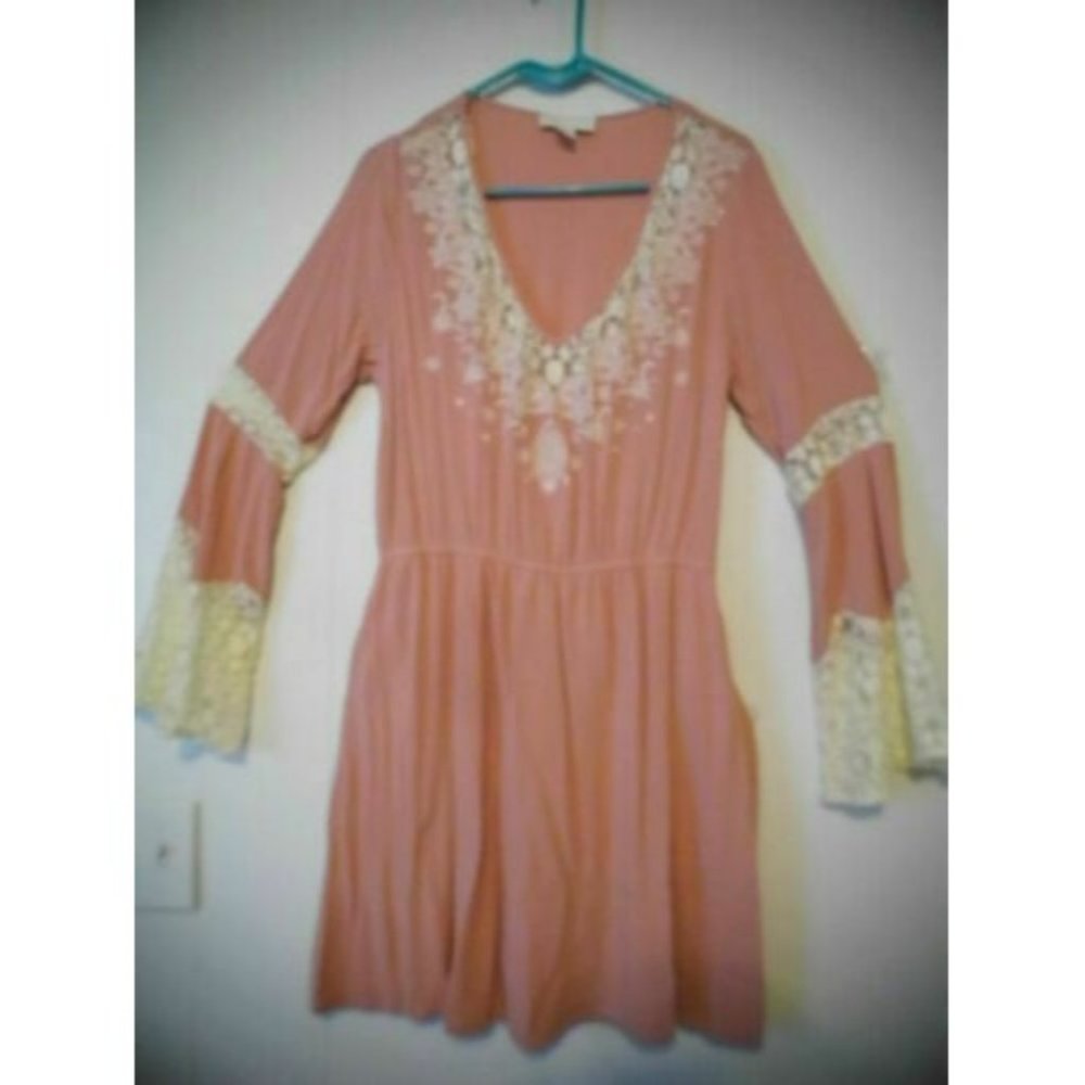 Forever 21 Plus Women's Size 0X Peach Bell Sleeve
